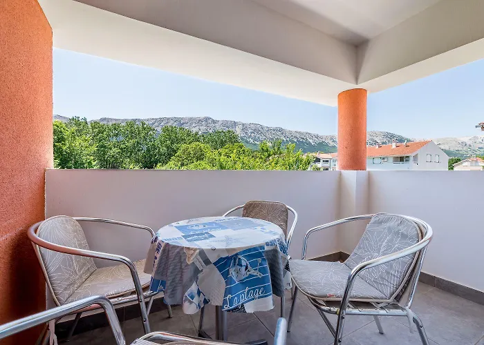 Moderne Nur 450 Meter Zum Appartement