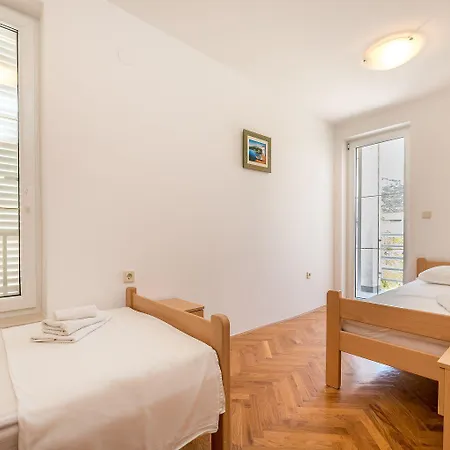 Moderne Nur 450 Meter Zum Apartment *