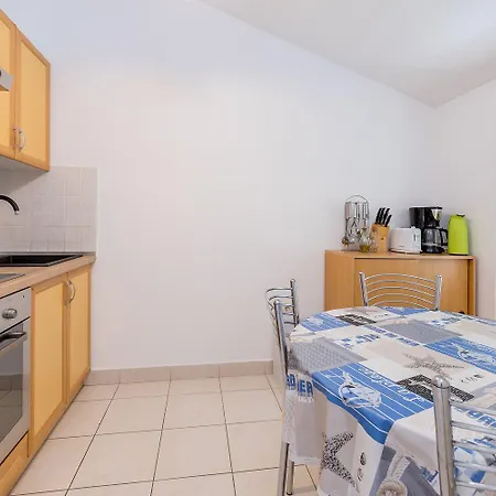 Moderne Nur 450 Meter Zum Apartment Baska (Krk)