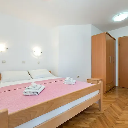 Moderne Nur 450 Meter Zum